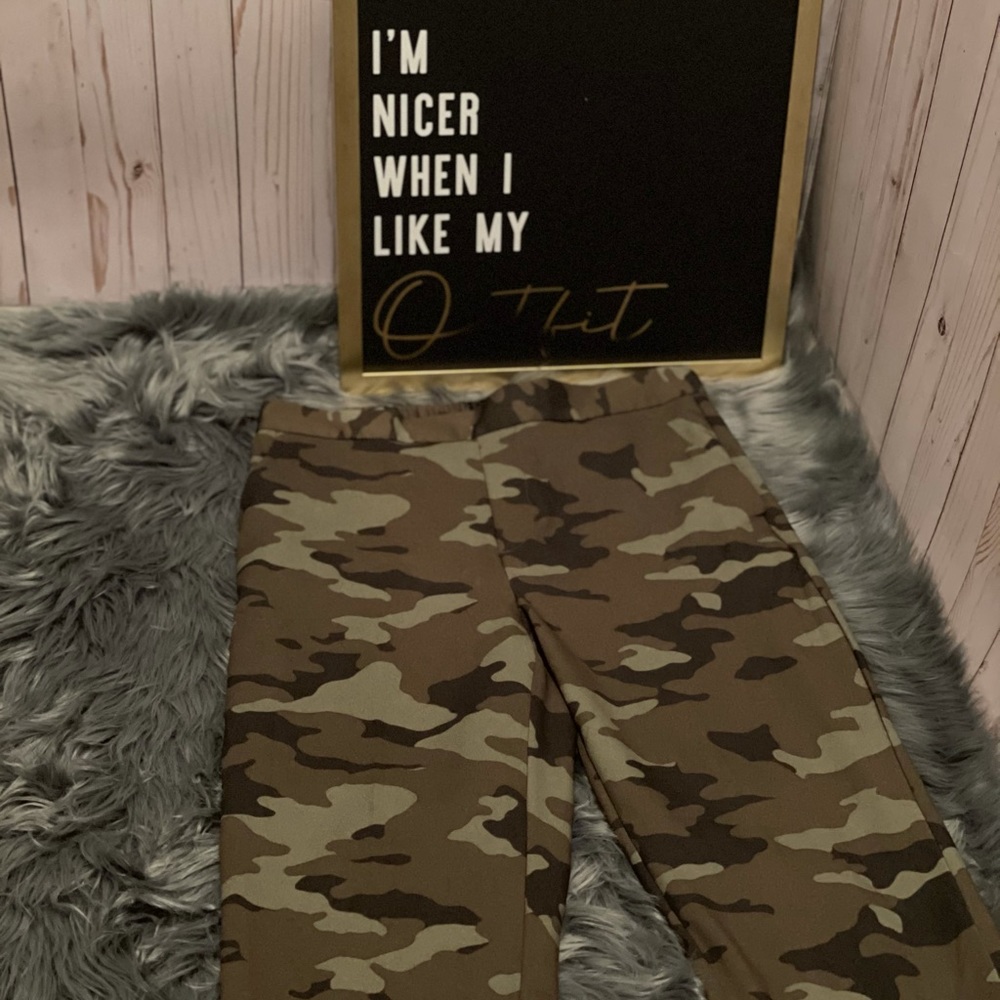 Banana Republic Camouflage pants